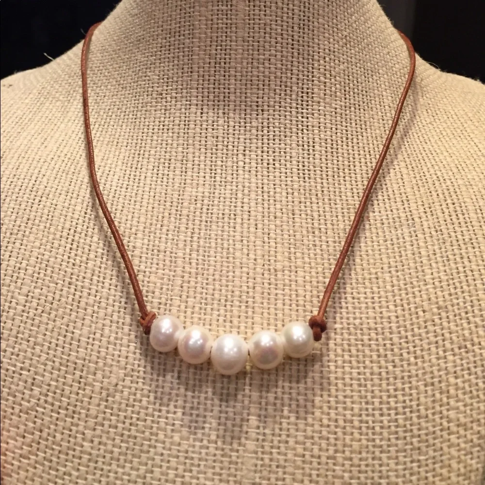 🐚Genuine Freshwater Pearl & Leather Necklace 🐚 - Picture 4 of 6